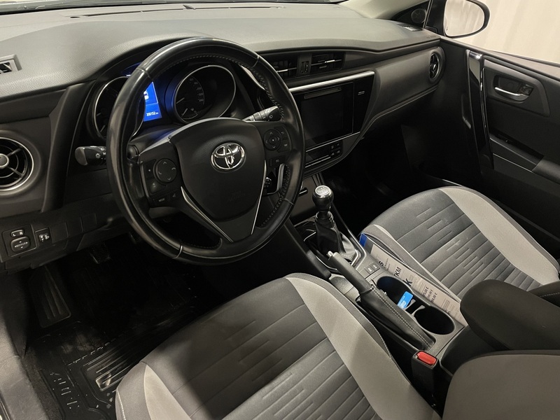 Toyota Auris vaihtoauto
