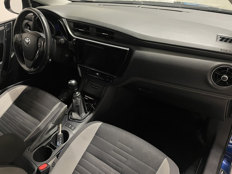 Toyota Auris vaihtoauto