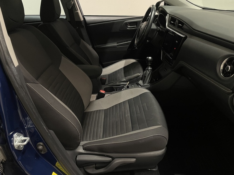 Toyota Auris vaihtoauto