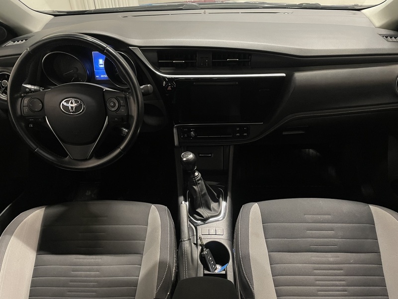 Toyota Auris vaihtoauto