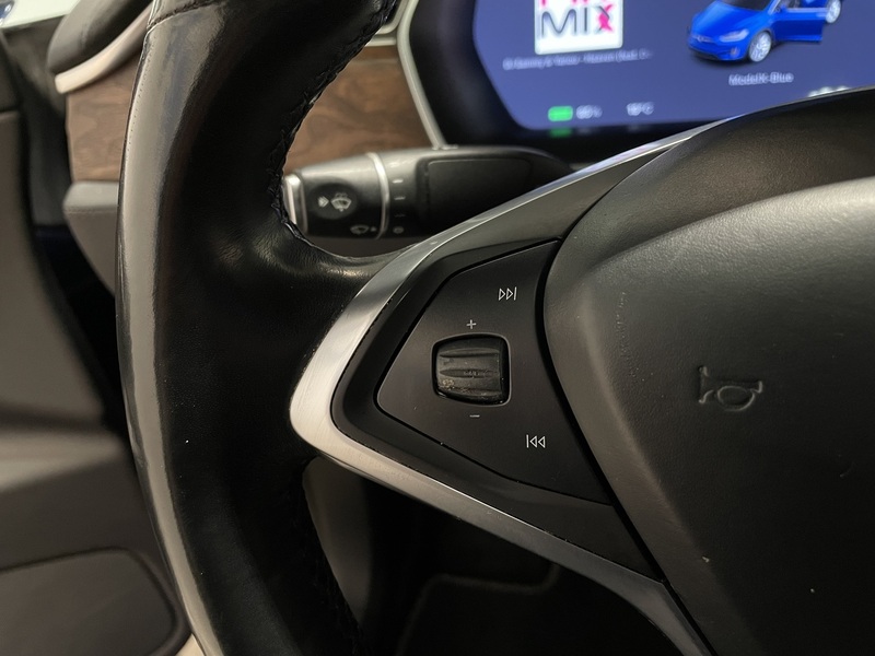 Tesla Model X vaihtoauto