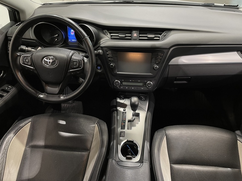 Toyota Avensis vaihtoauto