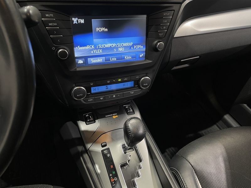 Toyota Avensis vaihtoauto