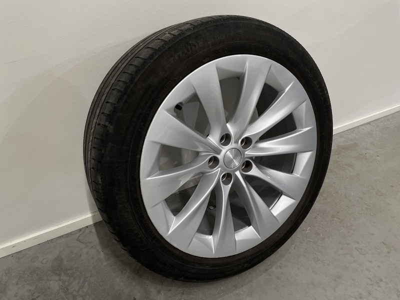 Tesla Model X vaihtoauto