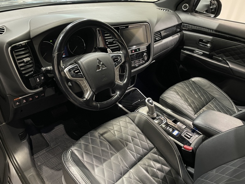 Mitsubishi Outlander PHEV vaihtoauto