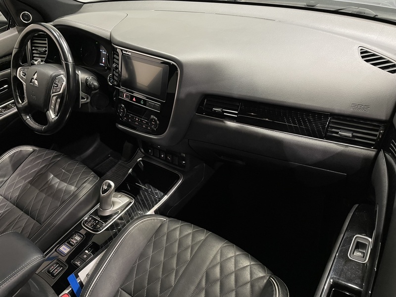 Mitsubishi Outlander PHEV vaihtoauto