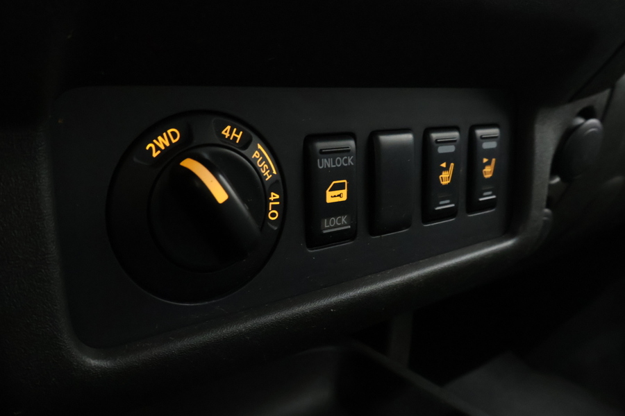 Nissan Navara vaihtoauto