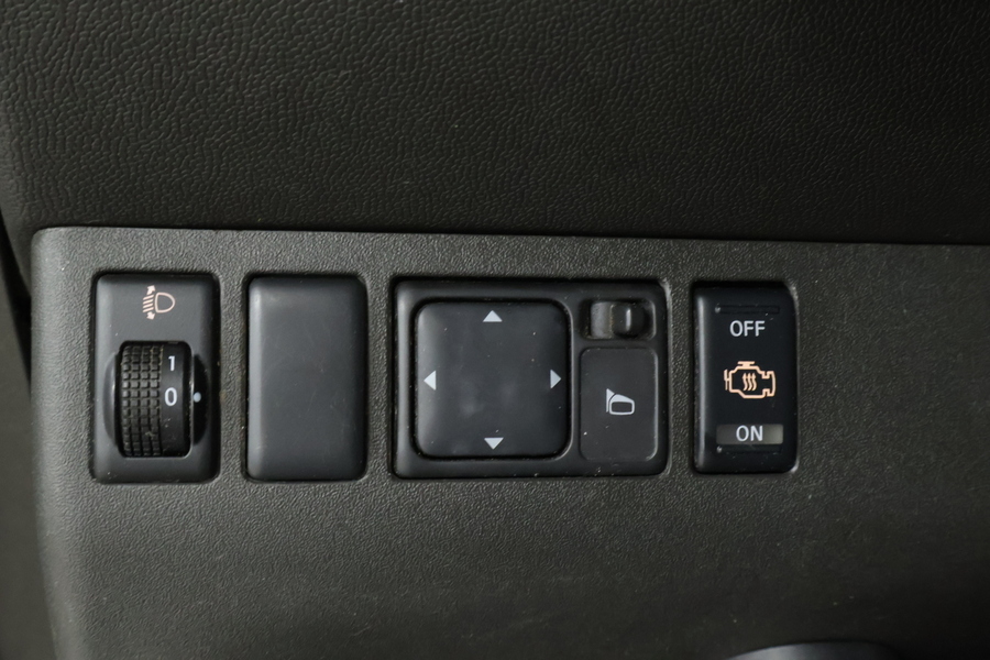 Nissan Navara vaihtoauto