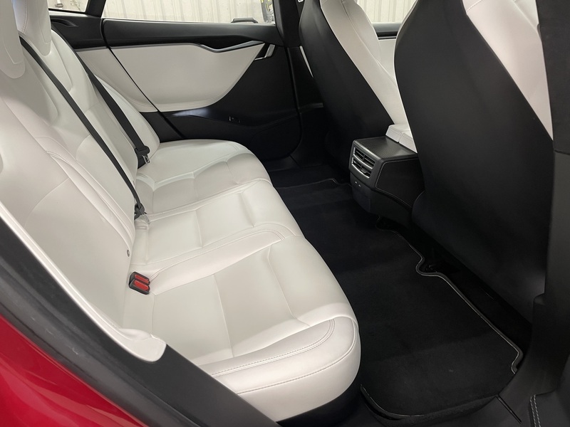 Tesla Model S vaihtoauto