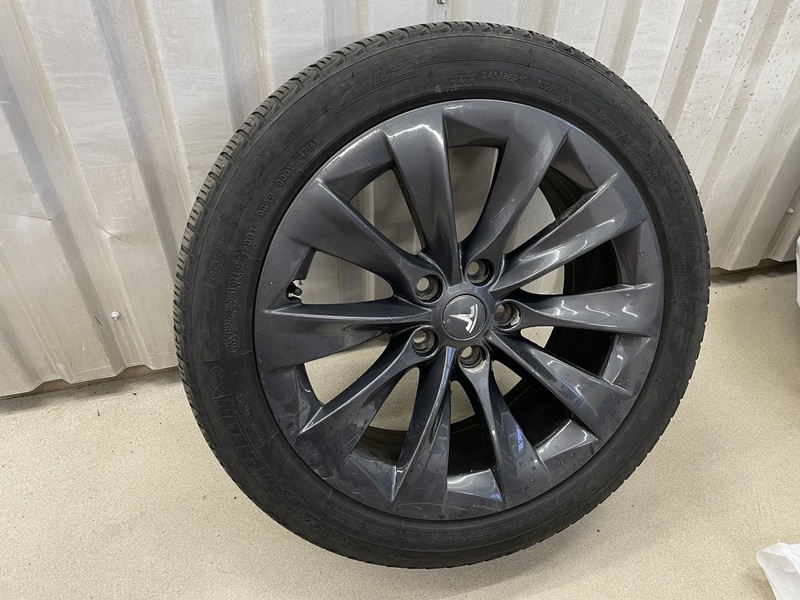 Tesla Model S vaihtoauto