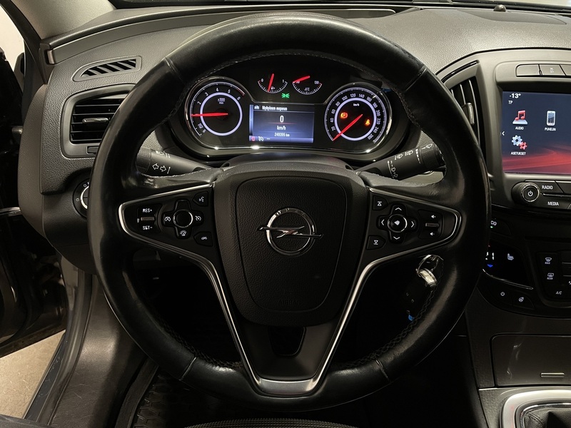 Opel Insignia vaihtoauto