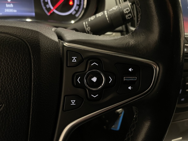 Opel Insignia vaihtoauto