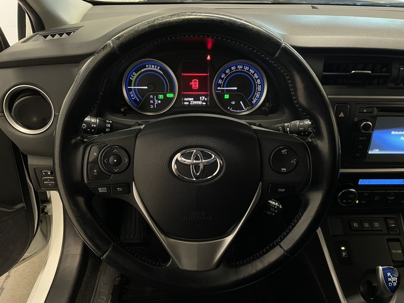 Toyota Auris vaihtoauto