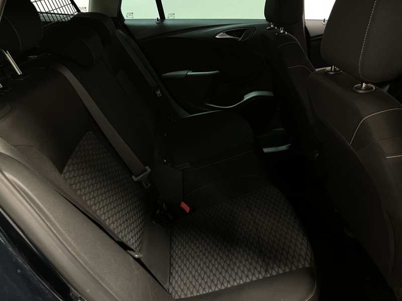 Opel Astra vaihtoauto