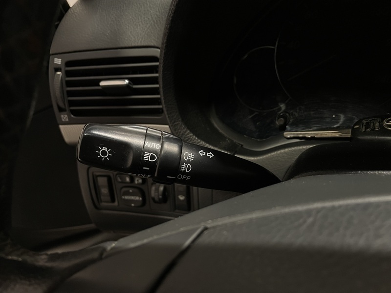 Toyota Avensis vaihtoauto