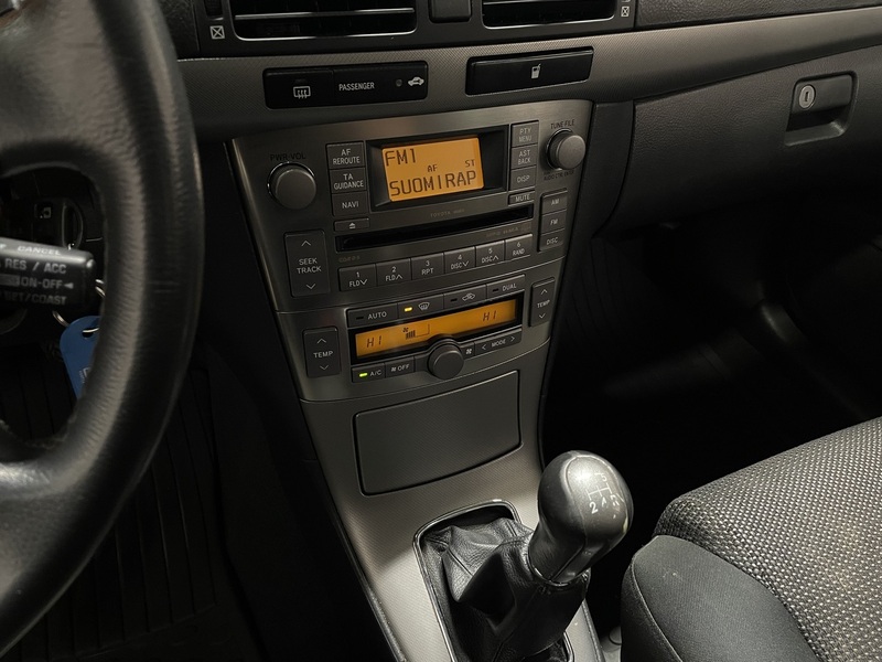 Toyota Avensis vaihtoauto