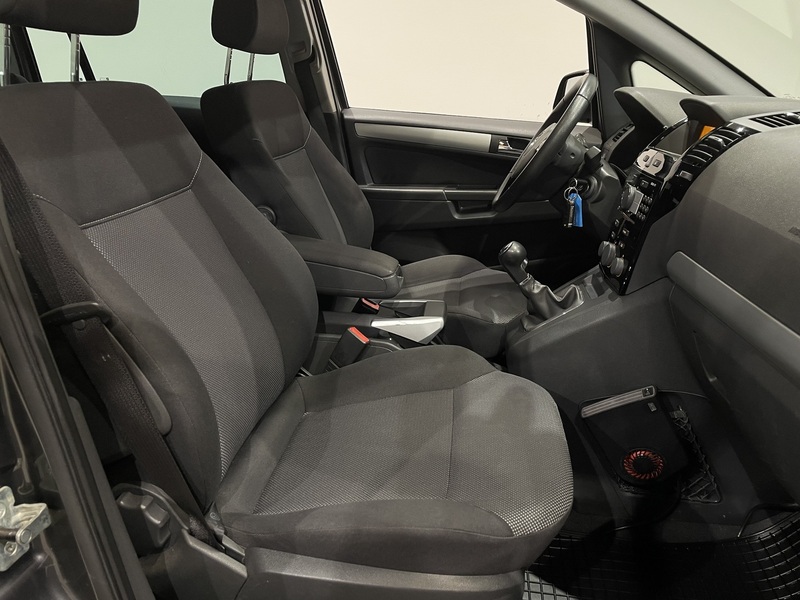 Opel Zafira vaihtoauto