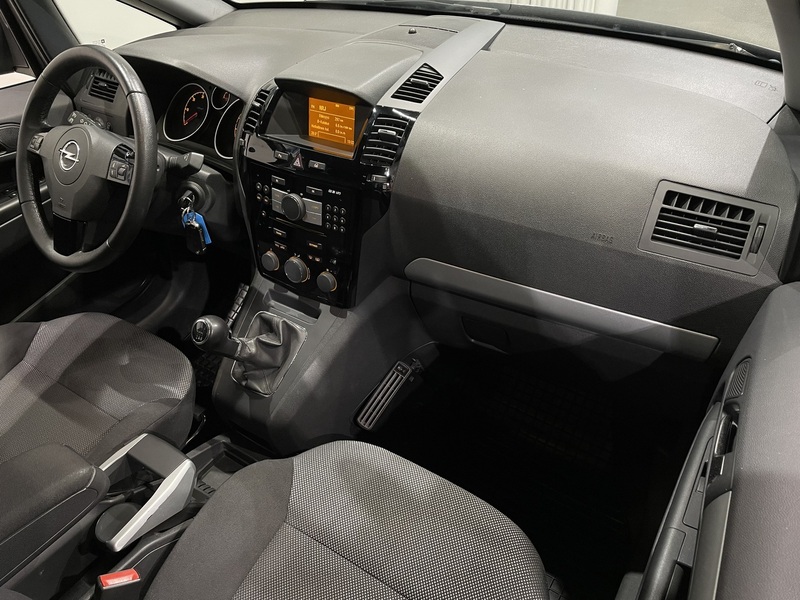 Opel Zafira vaihtoauto