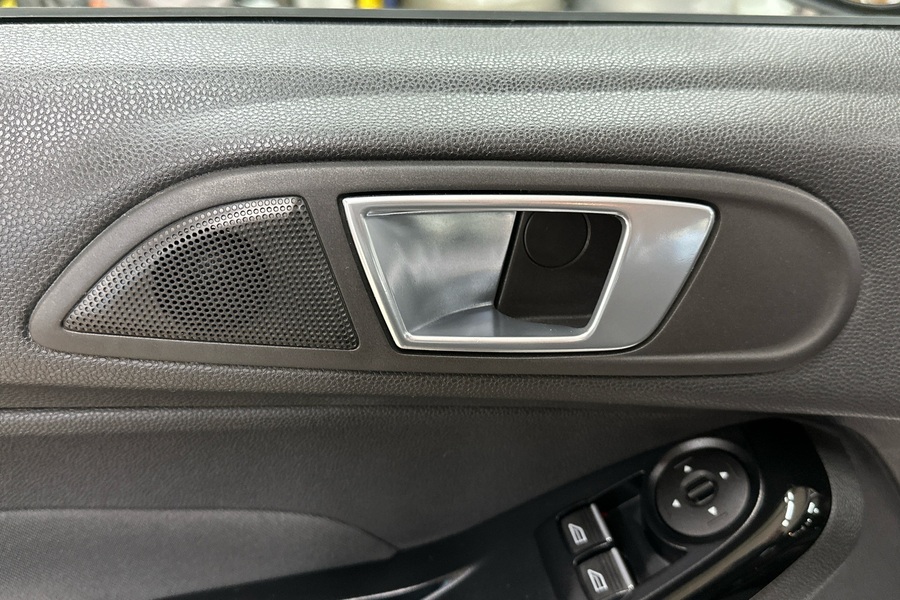 Ford Fiesta vaihtoauto