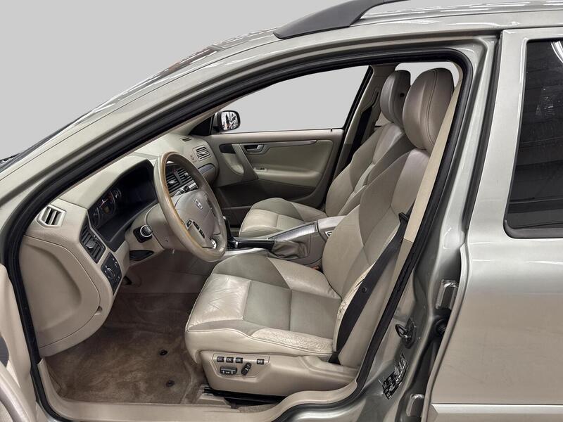 Volvo V70 vaihtoauto