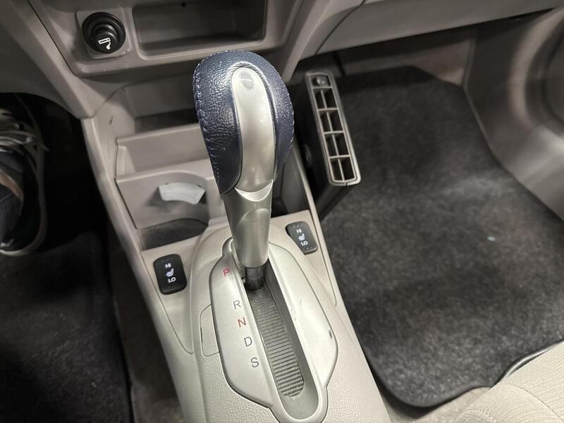 Honda Insight vaihtoauto