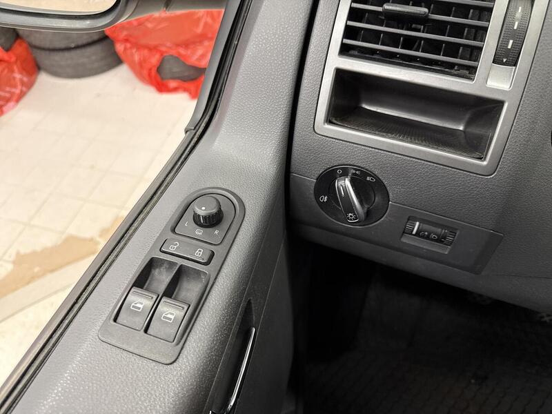 Volkswagen Caravelle vaihtoauto