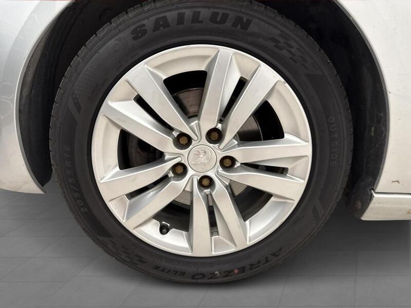 Peugeot 308 vaihtoauto