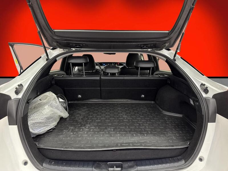 Toyota Prius Plug-in vaihtoauto