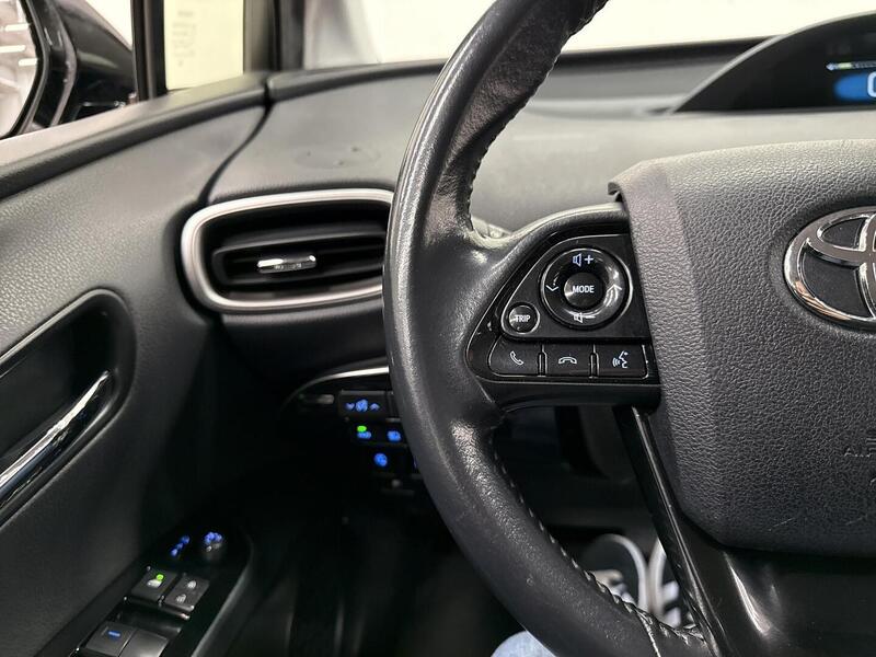 Toyota Prius Plug-in vaihtoauto