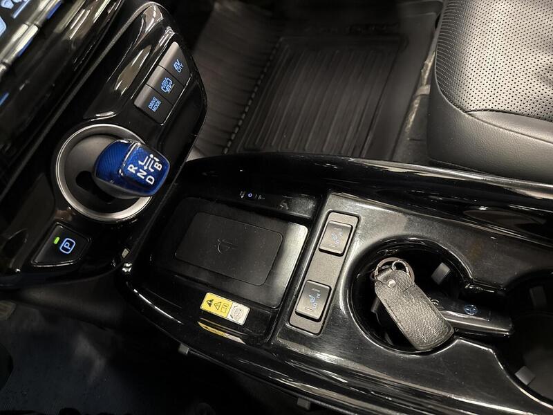 Toyota Prius Plug-in vaihtoauto