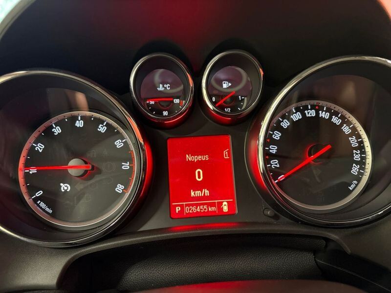 Opel Astra vaihtoauto