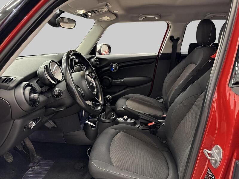 Mini Hatchback vaihtoauto