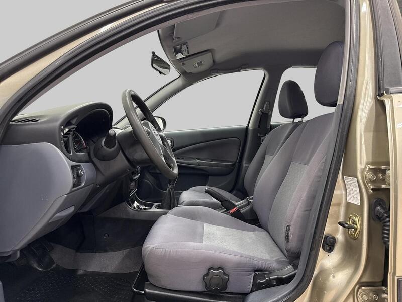 Nissan Almera vaihtoauto