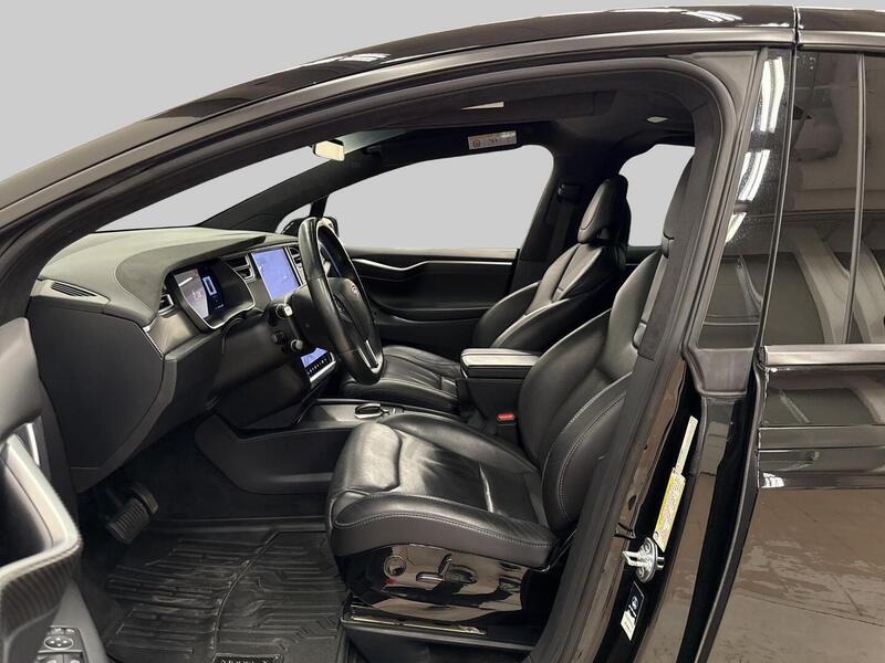 Tesla Model X vaihtoauto