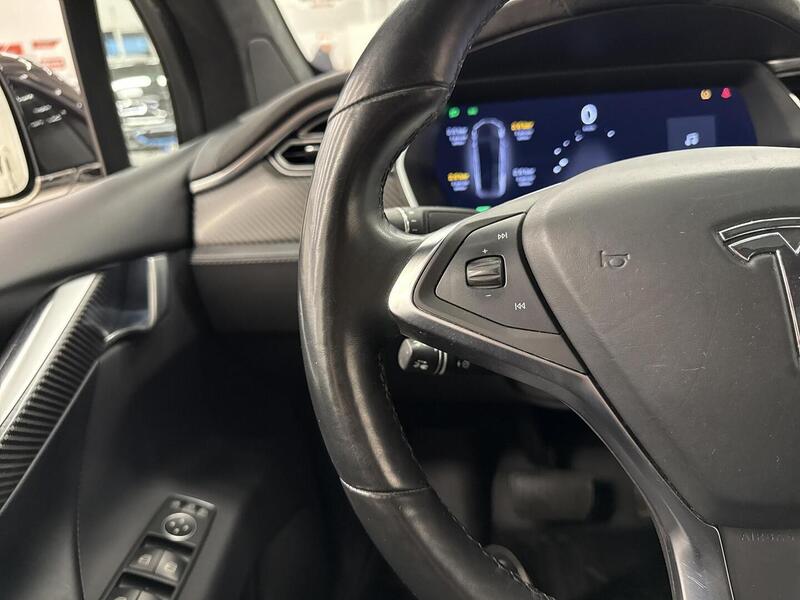 Tesla Model X vaihtoauto