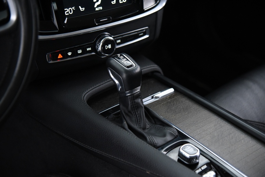 Volvo V90 Cross Country vaihtoauto