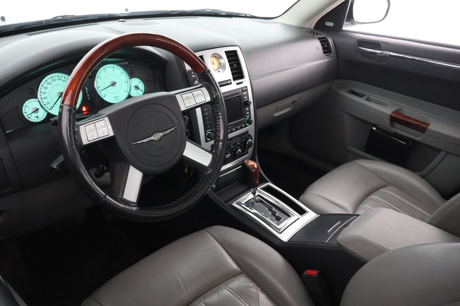 Chrysler 300C vaihtoauto