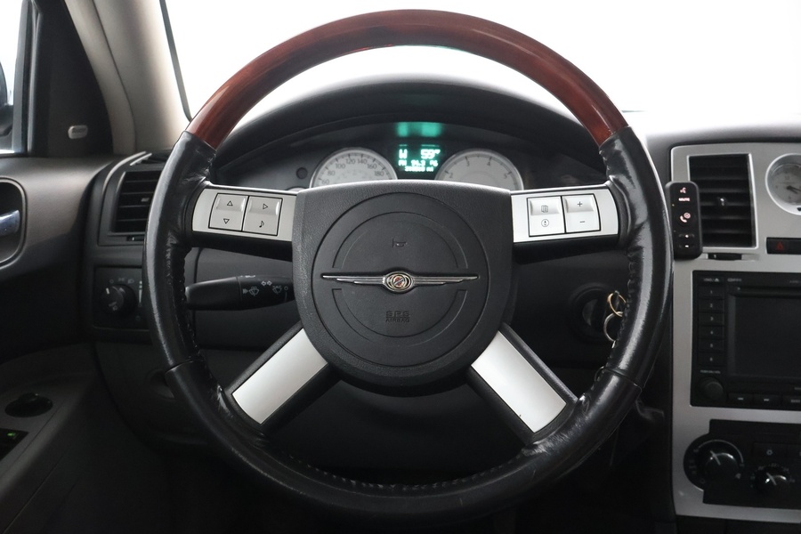 Chrysler 300C vaihtoauto