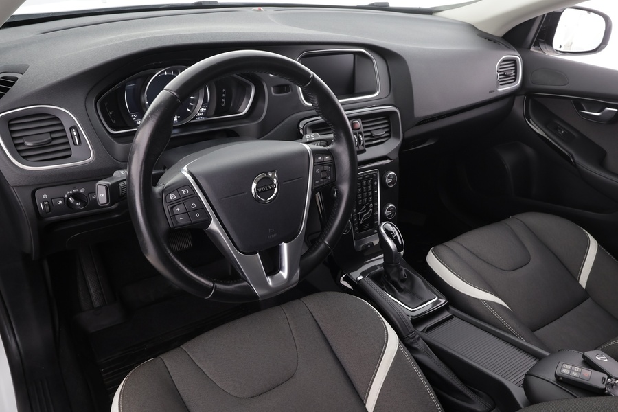 Volvo V40 Cross Country vaihtoauto