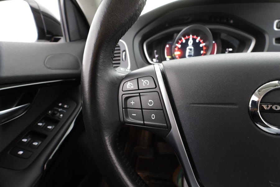 Volvo V40 Cross Country vaihtoauto