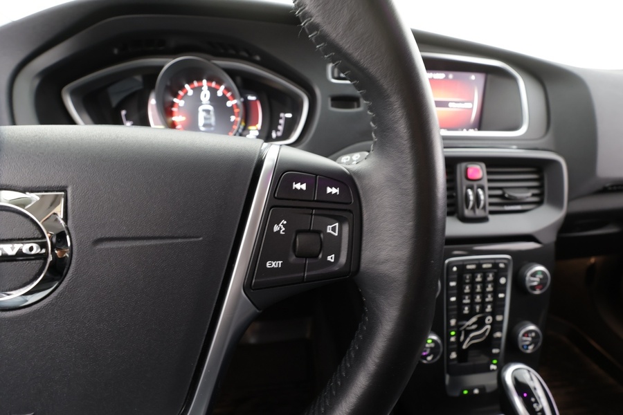 Volvo V40 Cross Country vaihtoauto