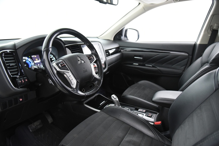 Mitsubishi Outlander PHEV vaihtoauto