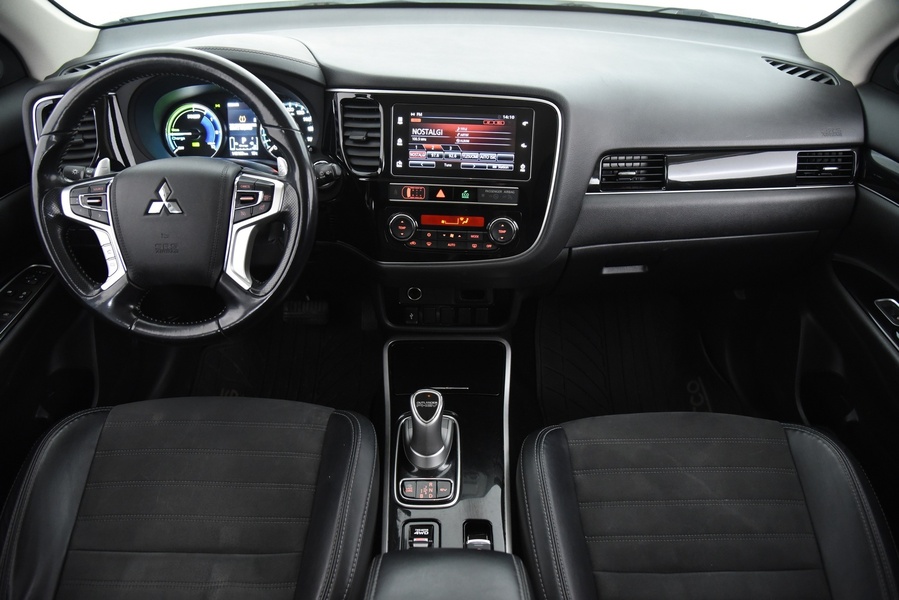 Mitsubishi Outlander PHEV vaihtoauto