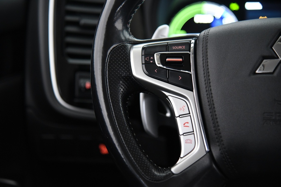 Mitsubishi Outlander PHEV vaihtoauto