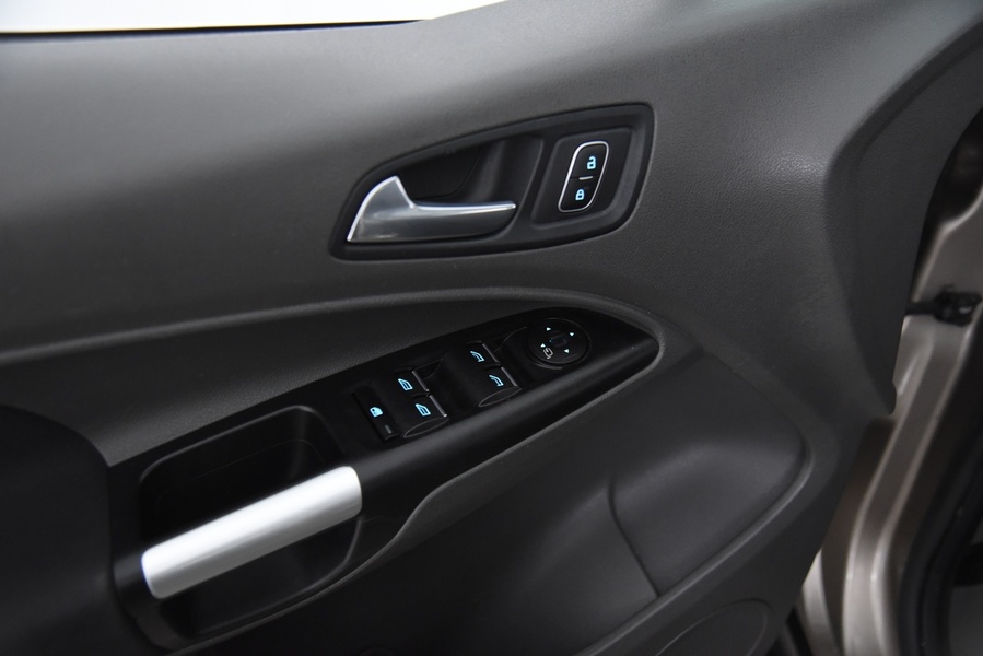 Ford Grand Tourneo Connect vaihtoauto