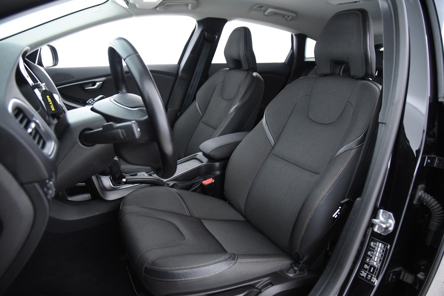 Volvo V40 Cross Country vaihtoauto