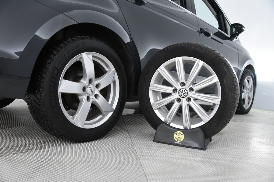 Volkswagen Touran vaihtoauto