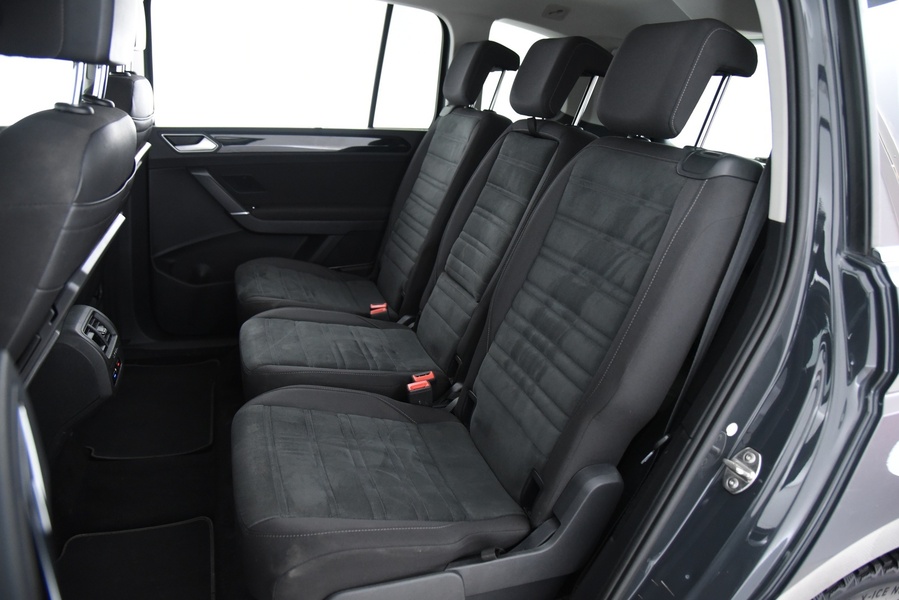 Volkswagen Touran vaihtoauto