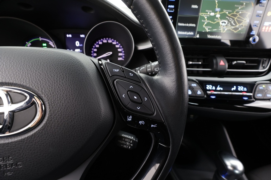 Toyota C-HR vaihtoauto