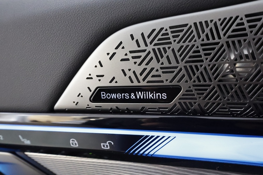 BMW i5 M60 vaihtoauto